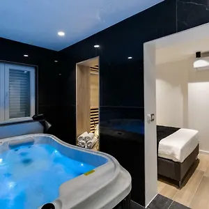  Apartment Downtown Marcius Luxury With Jacuzzi & Sauna